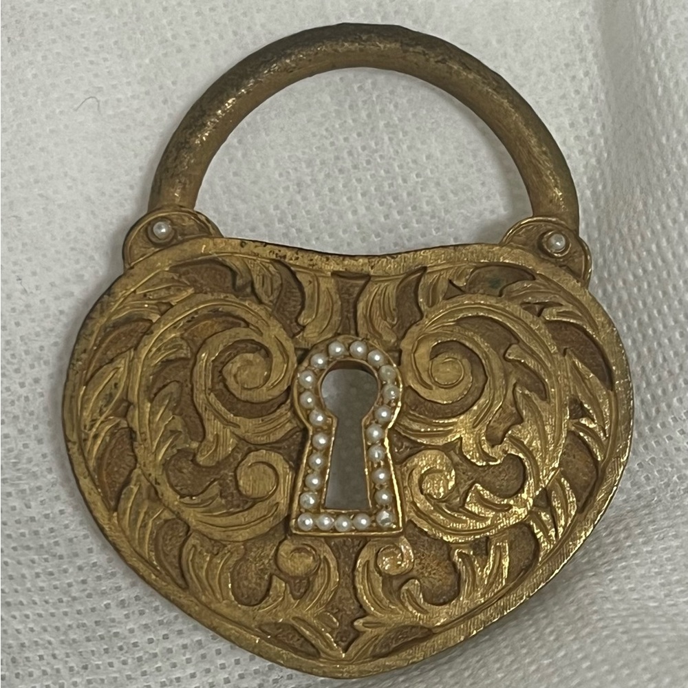 Cadoro vintage goldtone lock brooch